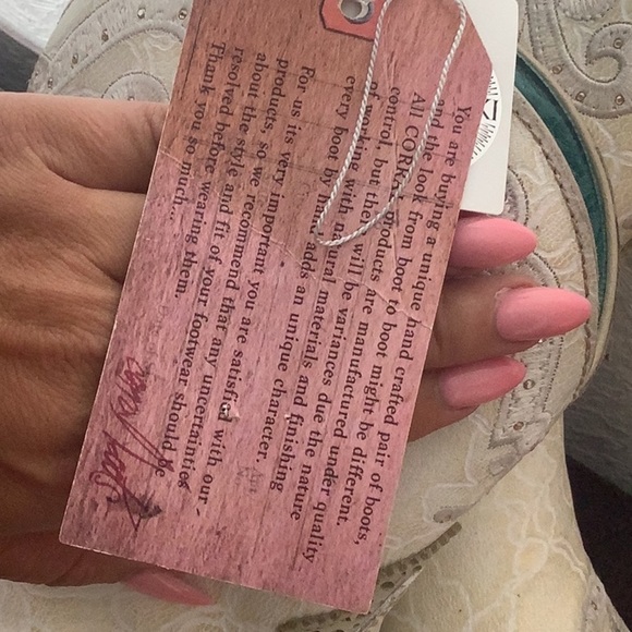 CORRAL NEW - Sz 8.5 - Swarovski sparkle dots - gold shimmer - floral pattern - Picture 12 of 15